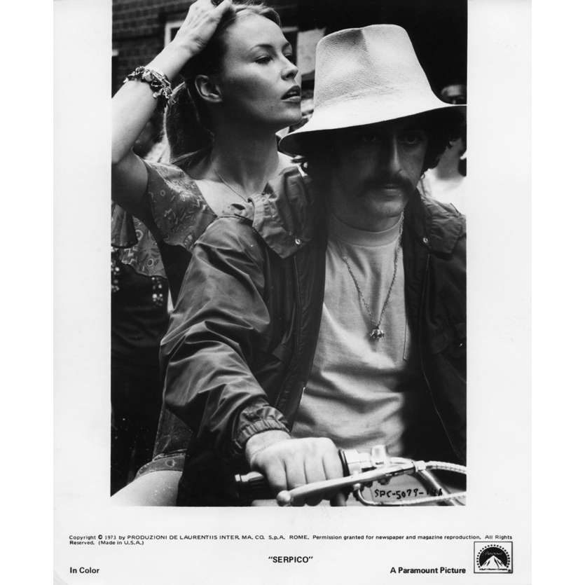 SERPICO Original Lobby Card - 8x10 in. - 1973 - Sydney Lumet, Al Pacino