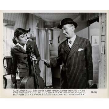 ARIANE Photo de presse N05 - 20x25 cm. - 1957 - Audrey Hepburn, Billy Wilder