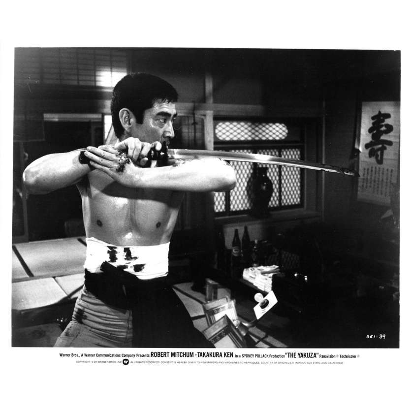 THE YAKUZA Original Movie Still N351-39 - 8x10 in. - 1974 - Sydney Pollack, Robert Mitchum