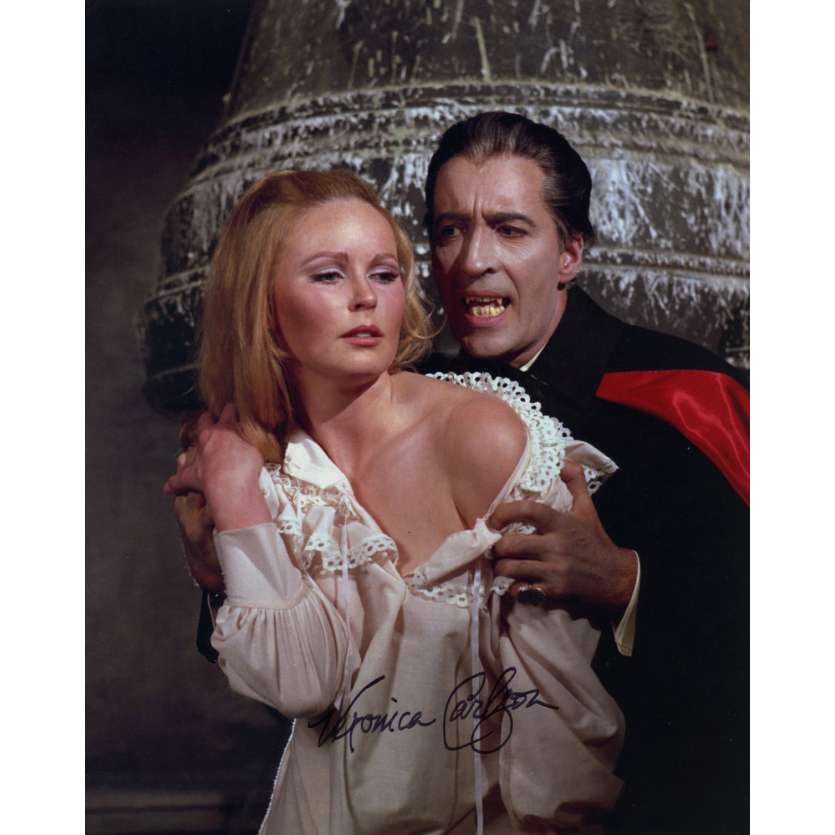 DRACULA ET LES FEMMES Photo signée N02 - 20x25 cm. - 1968 - Christopher Lee, Freddie Francis