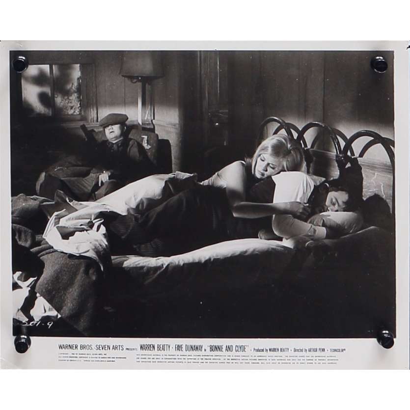 BONNIE AND CLYDE Original Movie Still - 8x10 in. - 1967 - Arthur Penn, Warren Beatty