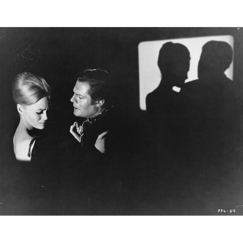 A PLACE FOR LOVERS Original Movie Still PFL-24 - 8x10 in. - 1968 - Vittorio De Sica, Marcello Mastroianni, Faye Dunaway