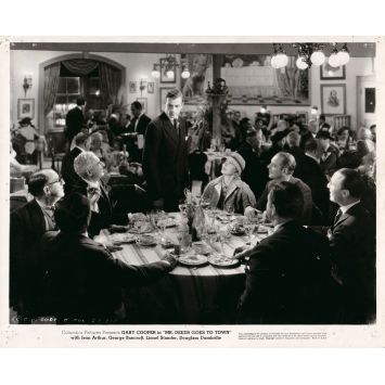 MR DEEDS GOES TO TOWN Movie Still 27-127 - 8x10 in. - 1936 - Frank Capra, Gary Cooper, Jean Arthur