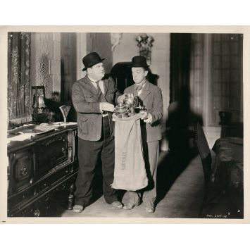 LES DEUX CAMBRIOLEURS photo de presse HR-L29-13 - 20x25 cm. - 1930 - Olivier Hardy, Stan Laurel