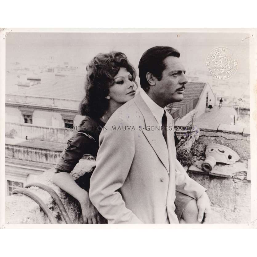 MARIAGE A L'ITALIENNE Photo de presse N05 - 20x25 cm. - 1964 - Sophia Loren, Marcello Mastroianni, Vittorio De Sica