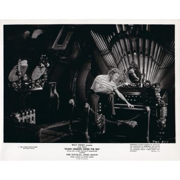 20000 LIEUES SOUS LES MERS Photo de presse TWC-657 - 20x25 cm. - 1963 - Kirk Douglas, Richard Fleisher