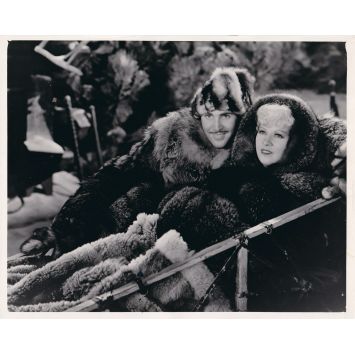 ANNIE DU KLONDIKE Photo de presse N01 - 20x25 cm. - 1936 - Mae West, Raoul Walsh