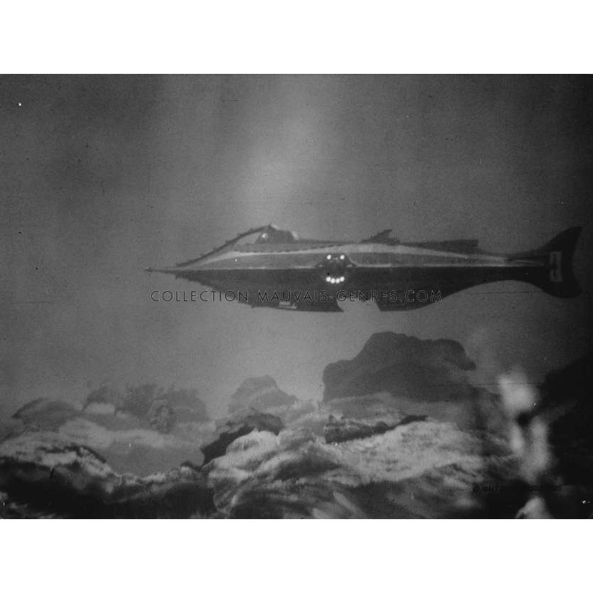 20000 LIEUES SOUS LES MERS Photo de presse N01 - 18x24 cm. - 1963/R1970 - Kirk Douglas, Richard Fleisher